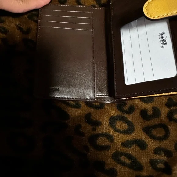 Coach mustard yellow bag with wallet and fob, everything included - Picture 3 of 5